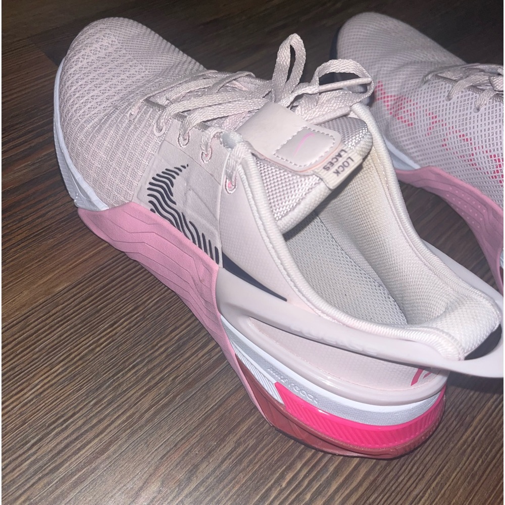 Women’s Nike Metcon 8 (ONLY WORN 2-3 TIMES)!!!!